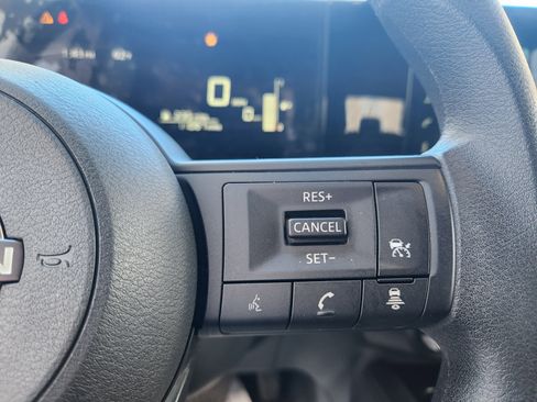 Used 2025 Nissan Kicks SV image 15