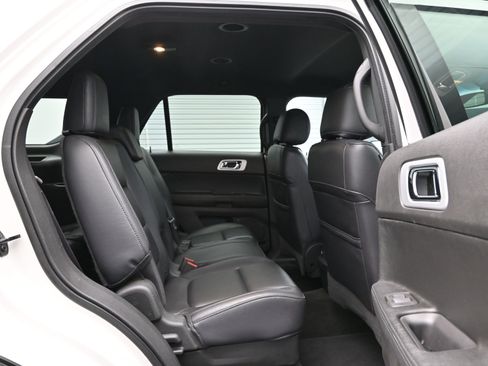 Used 2011 Ford Explorer XLT w/ 202A Rapid Spec Order Code image 10