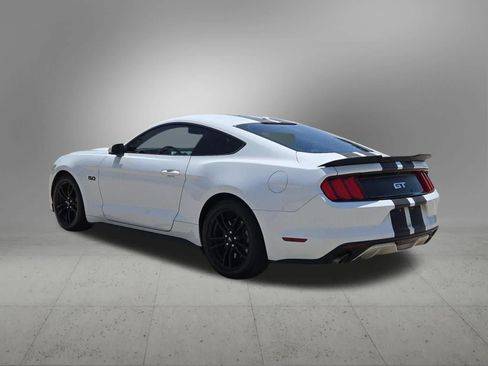 Used 2017 Ford Mustang GT RWD image 4