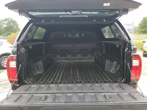 Used 2023 GMC Canyon AT4 w/ AT4 Premium Package AWD/4WD image 7