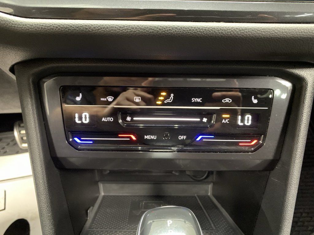 Used 2022 Volkswagen Tiguan SE R-Line AWD/4WD image 16
