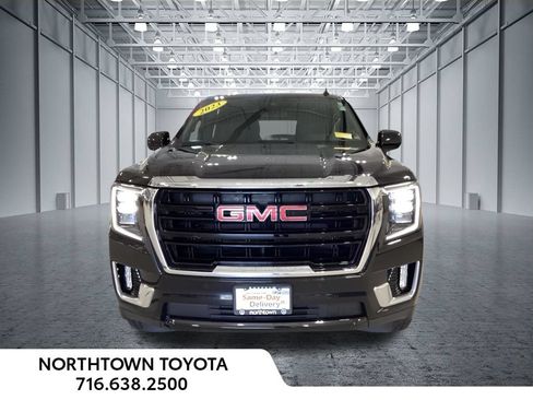 Used 2023 GMC Yukon SLE w/ Gmc Pro Safety Plus Package AWD/4WD image 3