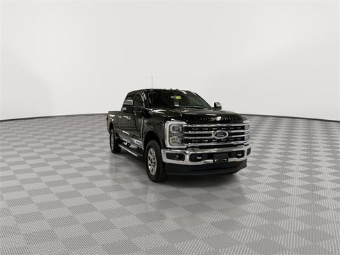 Used 2024 Ford F250 Lariat w/ Chrome Package image 2