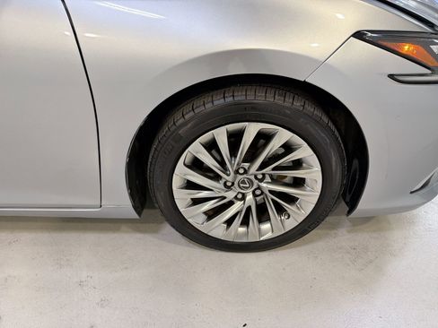 Used 2022 Lexus ES 300h Ultra Luxury image 30