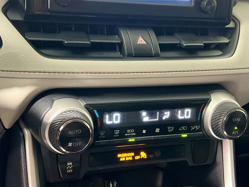 Used 2019 Toyota RAV4 XLE image 27