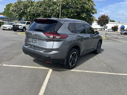 Certified 2025 Nissan Rogue SV w/ SV Premium Package FWD image 5