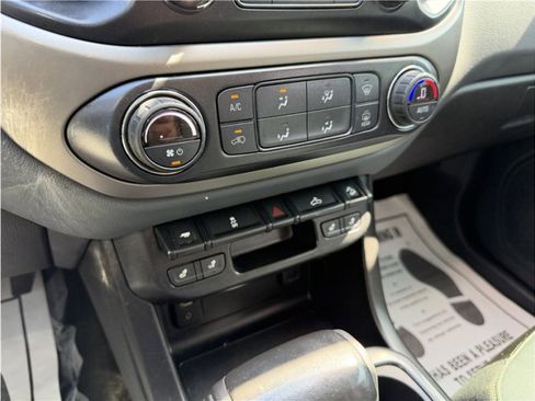 Used 2016 Chevrolet Colorado Z71 RWD image 37