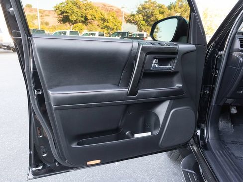 Certified 2024 Toyota 4Runner TRD Off-Road Premium w/ Moonroof Package AWD/4WD image 14