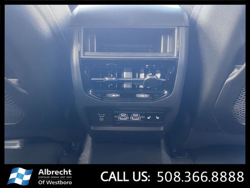 New 2025 Jeep Grand Cherokee Limited w/ Luxury Tech Group II image 18