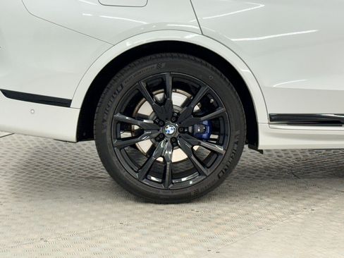 Used 2023 BMW X7 xDrive40i w/ Executive Package AWD/4WD image 11