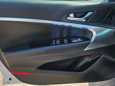 Used 2025 Genesis G70 2.5T RWD image 25