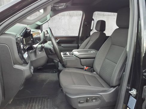 Used 2025 Chevrolet Silverado 3500 LT w/ Safety Package AWD/4WD image 4
