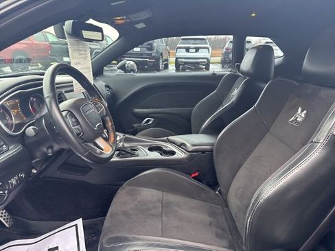 Used 2016 Dodge Challenger R/T Scat Pack w/ Leather Interior Group image 18