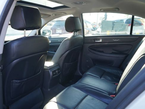 Used 2013 Hyundai Genesis 5.0 R-Spec RWD image 16