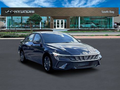 New 2026 Hyundai Elantra Sport image 11