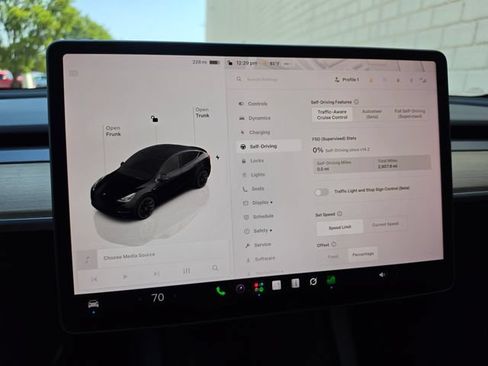 Used 2023 Tesla Model Y Long Range AWD/4WD image 39