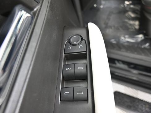 Used 2024 GMC Canyon AT4X w/ AT4X AEV Edition AWD/4WD image 19