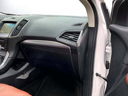 Used 2018 Ford Edge Titanium w/ Equipment Group 301A image 21