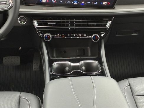 New 2026 Chevrolet Traverse LT image 20