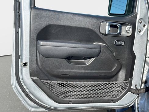 Certified 2023 Jeep Gladiator Sport image 19