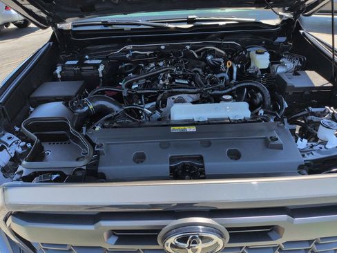 Used 2025 Toyota Tacoma TRD Off-Road AWD/4WD image 22