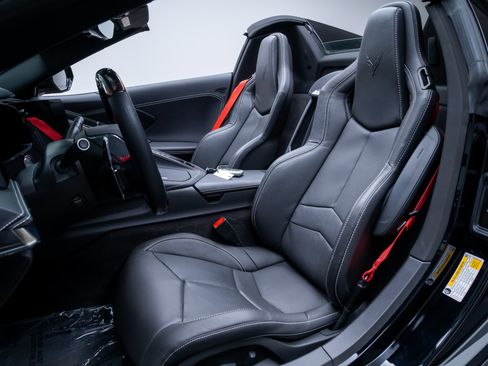 Used 2024 Chevrolet Corvette Z06 RWD image 22