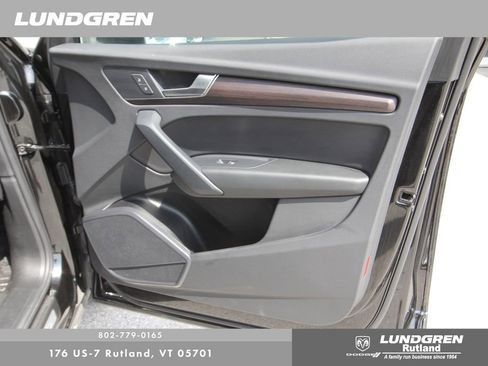 Used 2023 Audi Q5 2.0T Premium w/ Convenience Package AWD/4WD image 17