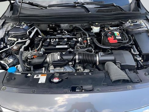 Used 2018 Honda Accord EX image 22