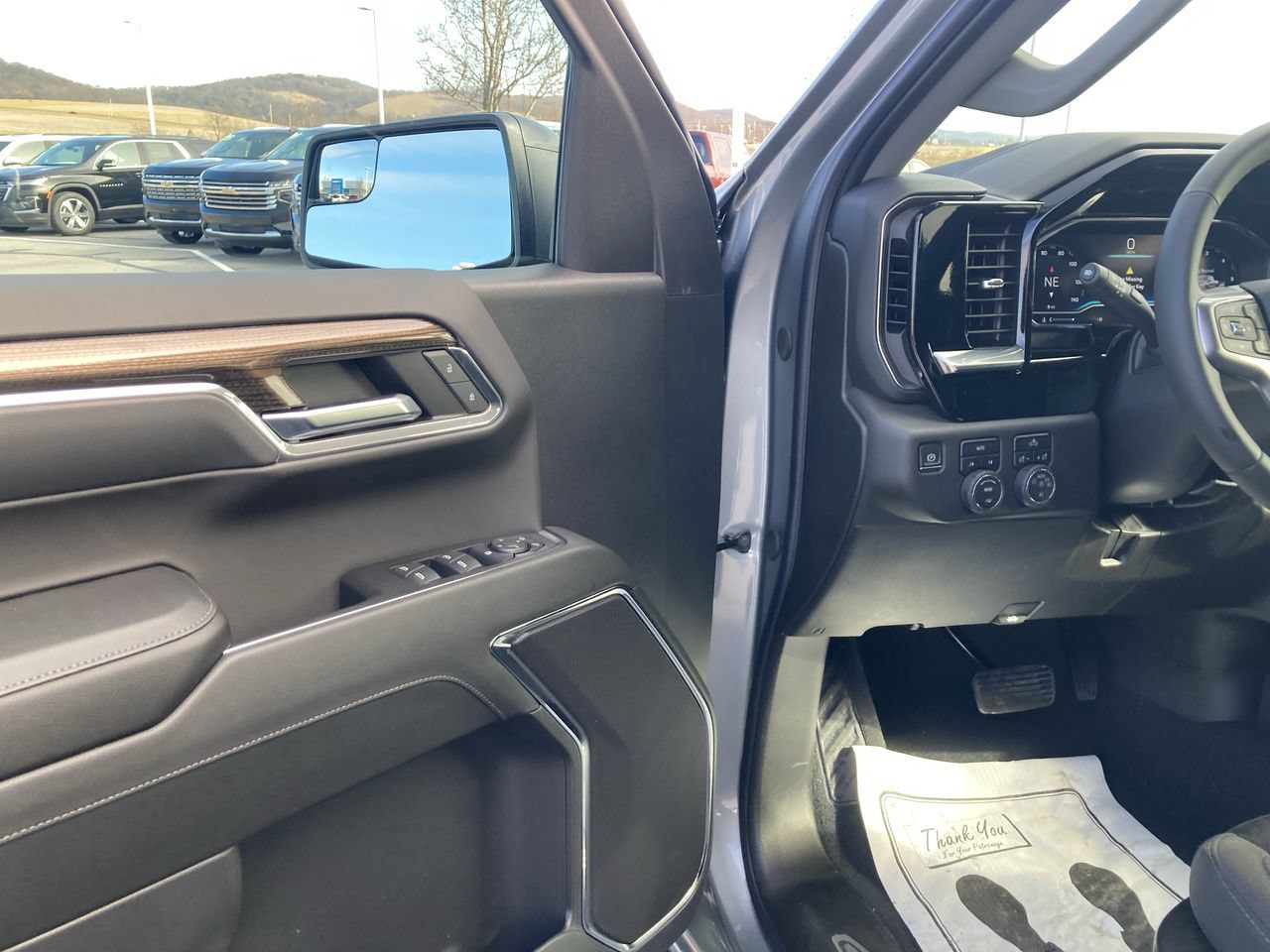 Used 2024 Chevrolet Silverado 1500 RST w/ Redline Edition AWD/4WD image 19
