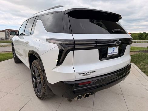 Used 2024 Chevrolet Traverse RS FWD image 6