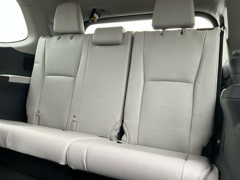Used 2024 Toyota Grand Highlander XLE image 28