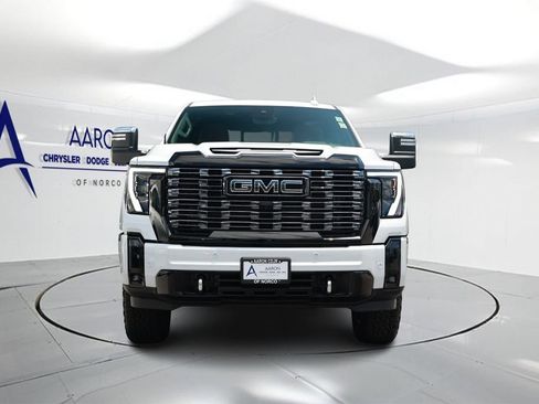 Used 2026 GMC Sierra 3500 Denali Ultimate AWD/4WD image 4
