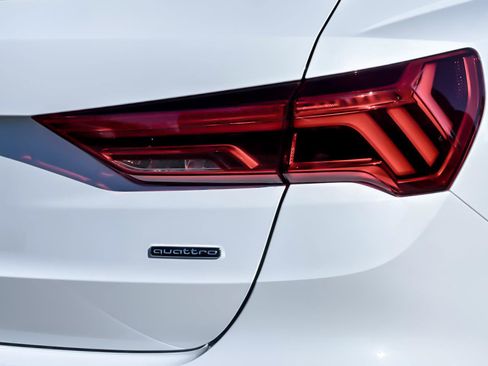 Certified 2025 Audi Q3 2.0T Premium w/ Convenience Plus Package image 26