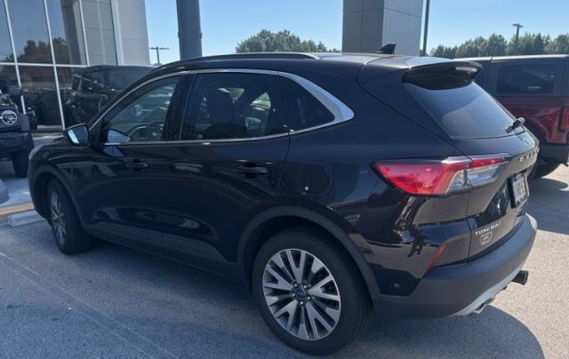 Used 2020 Ford Escape Titanium AWD/4WD image 4