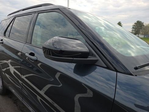 Used 2022 Ford Explorer XLT w/ Equipment Group 202A AWD/4WD image 5