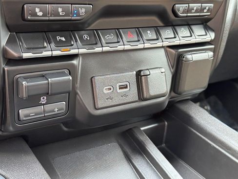 Used 2021 GMC Sierra 1500 AT4 w/ AT4 Premium Package AWD/4WD image 24