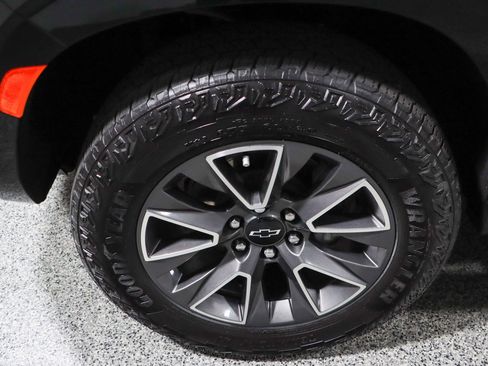 Used 2024 Chevrolet Tahoe Z71 w/ Luxury Package image 11