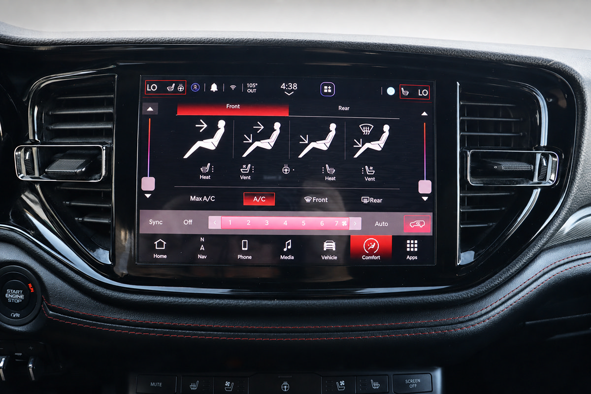 Used 2023 Dodge Durango GT RWD image 37