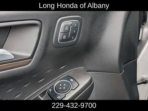 Used 2020 Ford Escape Titanium w/ Titanium Premium Package 2.0 AWD/4WD image 14