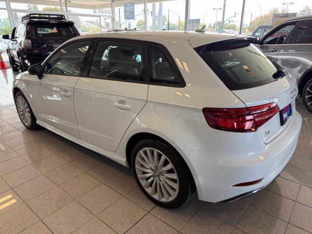 Used 2018 Audi A3 e-tron Premium FWD image 7