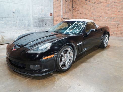 Used 2011 Chevrolet Corvette Grand Sport w/ Preferred Equipment Group RWD image 7