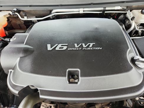 Used 2020 Chevrolet Colorado LT w/ Luxury Package AWD/4WD image 17