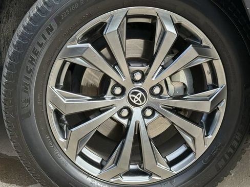 Used 2022 Toyota RAV4 XLE Premium AWD/4WD image 11