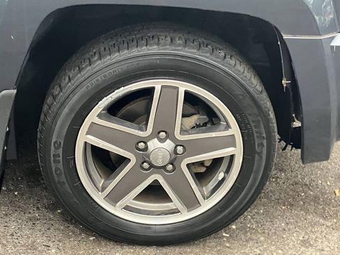 Used 2008 Jeep Patriot Limited AWD/4WD image 15