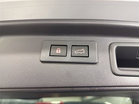 Used 2021 Subaru Forester Limited image 41