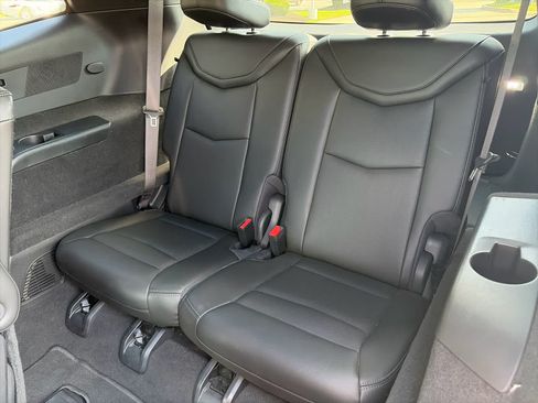 Used 2023 Cadillac XT6 Sport w/ Technology Package AWD/4WD image 9
