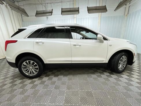 Used 2017 Cadillac XT5 Luxury w/ Driver Awareness Package image 26