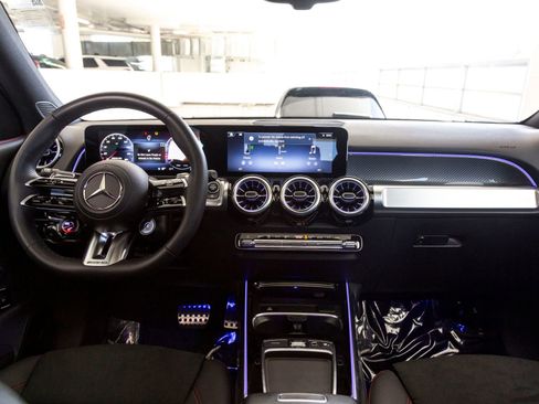 New 2025 Mercedes-Benz GLB 35 AMG 4MATIC image 13