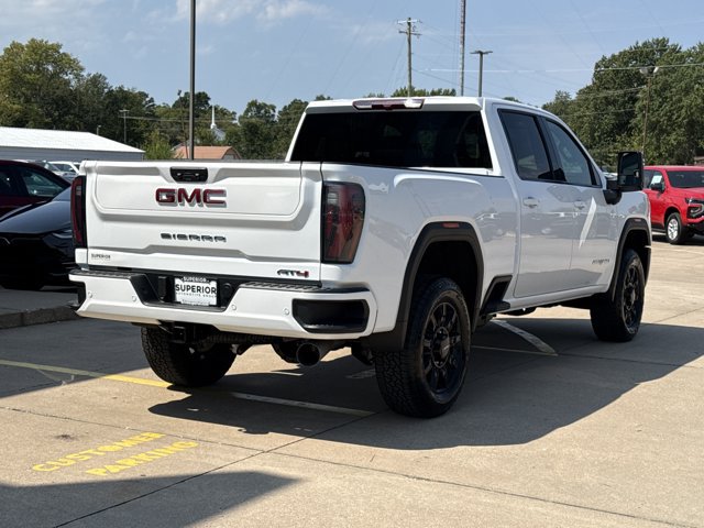 Used 2025 GMC Sierra 2500 AT4 AWD/4WD image 3