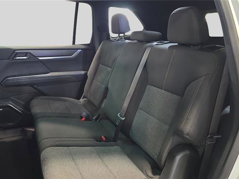 Used 2025 GMC Acadia Elevation image 15